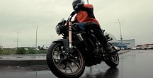 На мотоцикле под дождем: серия EVO